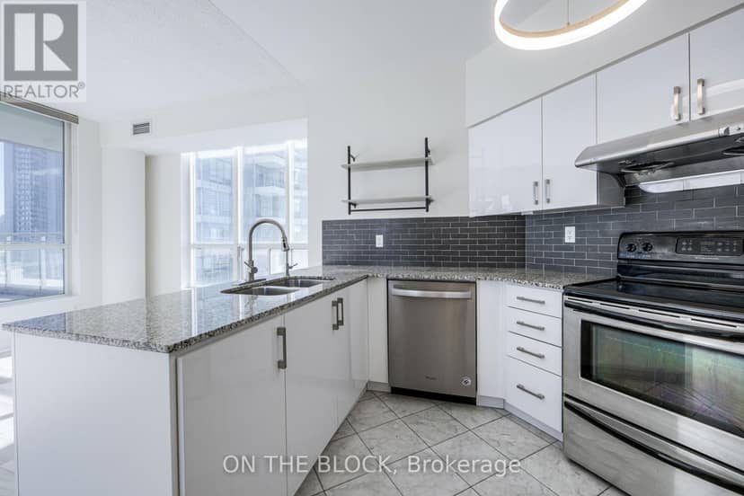 1515 - 230 Queens Quay W — photo 10 of 40