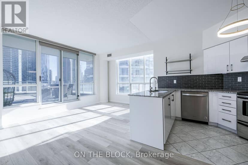 1515 - 230 Queens Quay W — photo 11 of 40