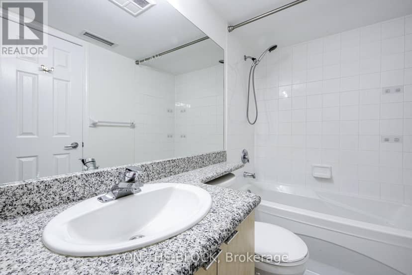 1515 - 230 Queens Quay W — photo 16 of 40