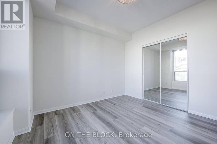 1515 - 230 Queens Quay W — photo 18 of 40