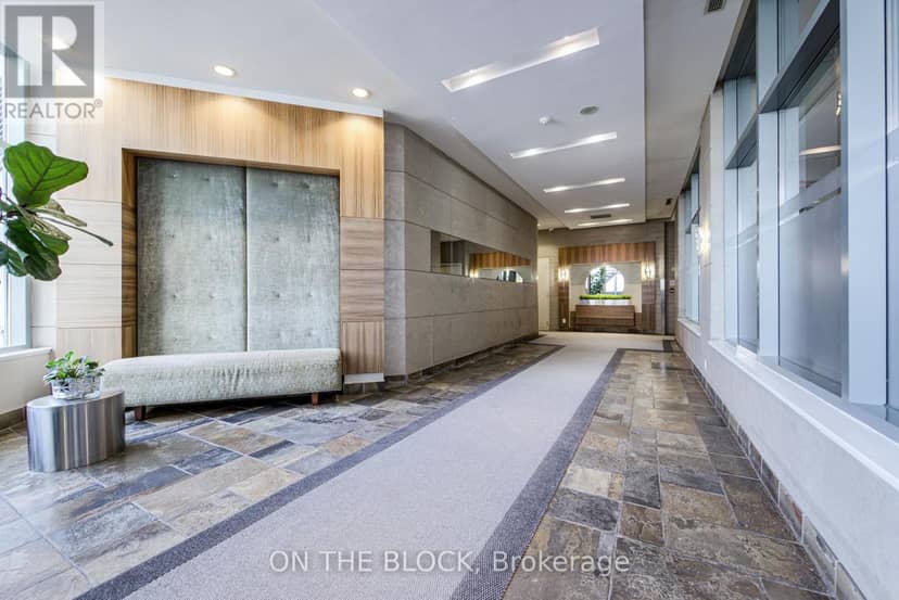 1515 - 230 Queens Quay W — photo 24 of 40