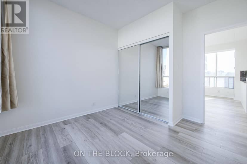1515 - 230 Queens Quay W, Toronto, photo 5