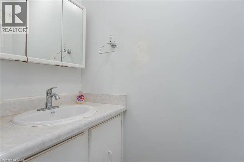304 BLUEVALE Street N Unit# C — photo 18 of 40