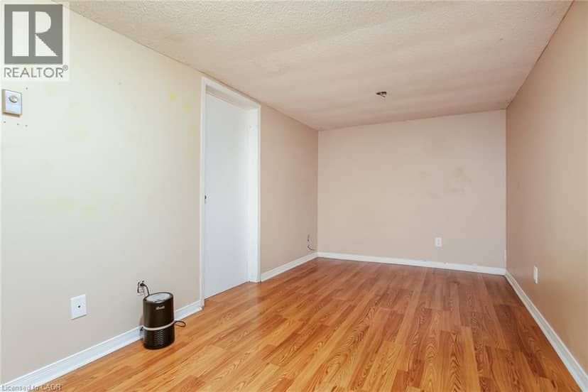 304 BLUEVALE Street N Unit# C — photo 28 of 40