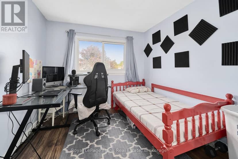 39 - 321 Blackthorn Street — photo 15 of 24