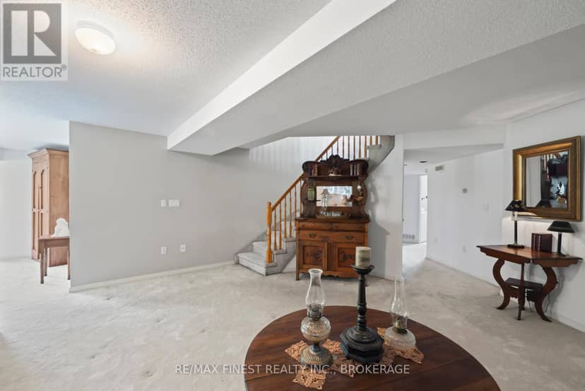 941 Malvern Terrace — photo 34 of 40