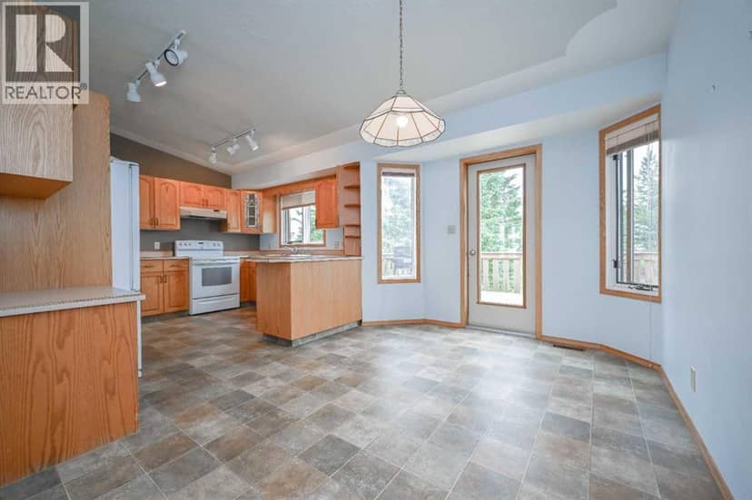 902 Birch Street — photo 10 of 29