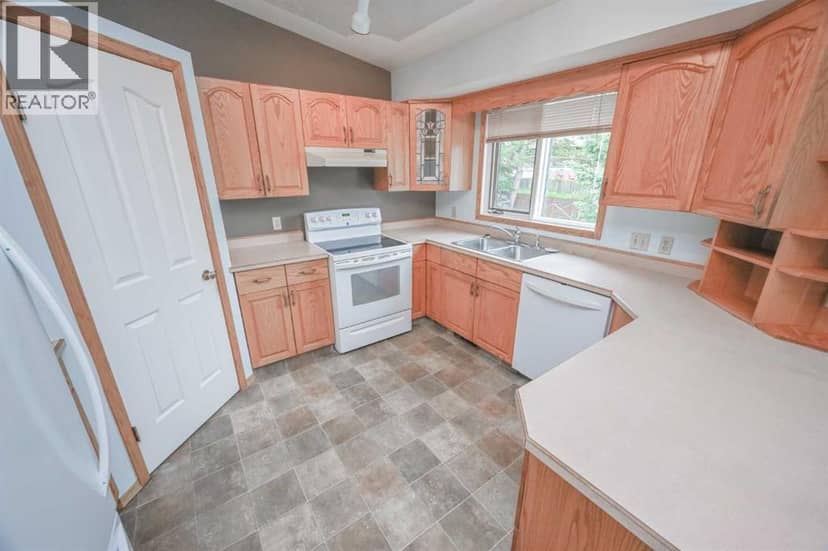 902 Birch Street — photo 14 of 29