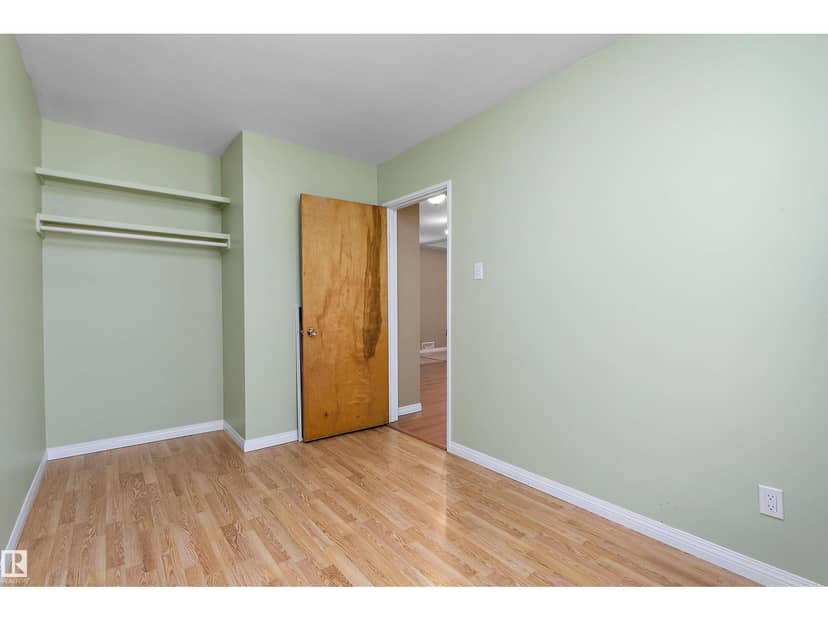 10432 50 ST NW — photo 25 of 40