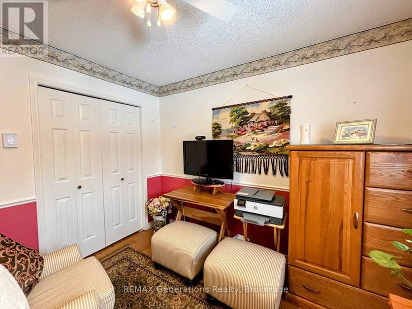 3 Cedar Walk — photo 10 of 40