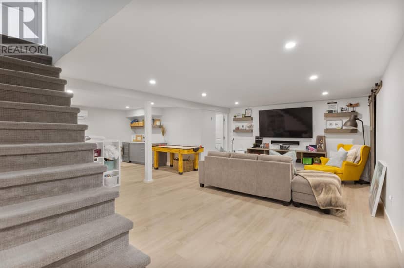 45 Earl Drive — photo 35 of 40