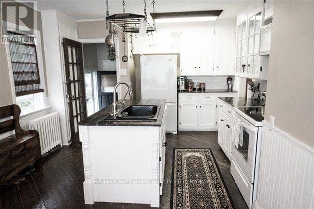 81 Wellington Street E, Barrie, photo 3