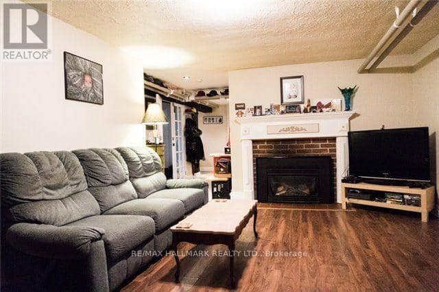81 Wellington Street E, Barrie, photo 7