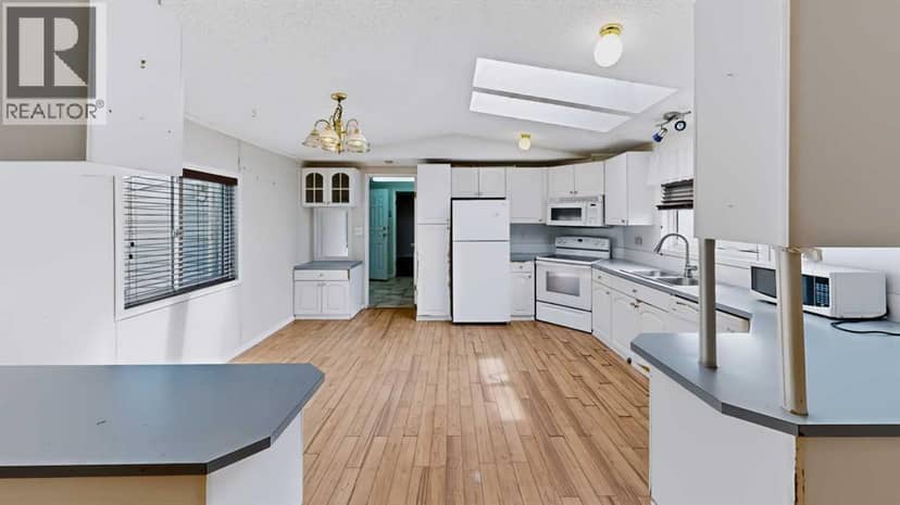 145 Greenwich Lane — photo 9 of 31