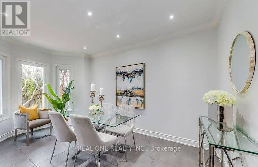 2093 Shorncliffe Boulevard — photo 13 of 31