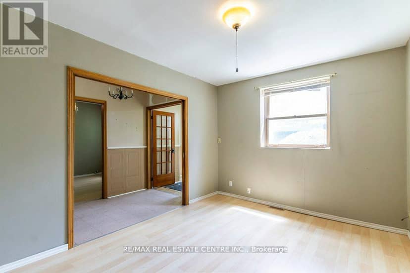 215-217 Queen Street — photo 14 of 40