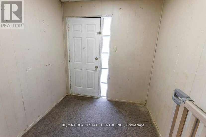 215-217 Queen Street — photo 17 of 40