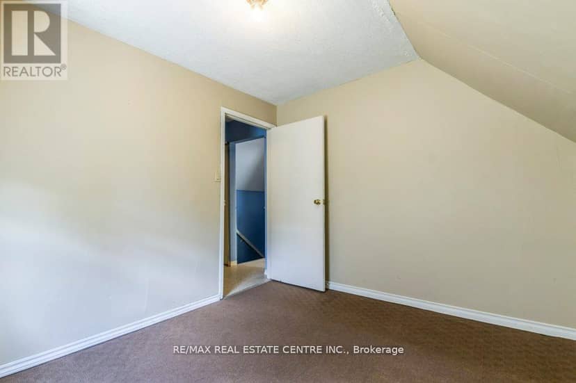 215-217 Queen Street — photo 29 of 40