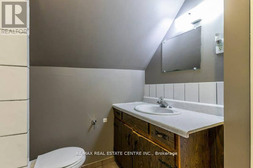 215-217 Queen Street — photo 31 of 40