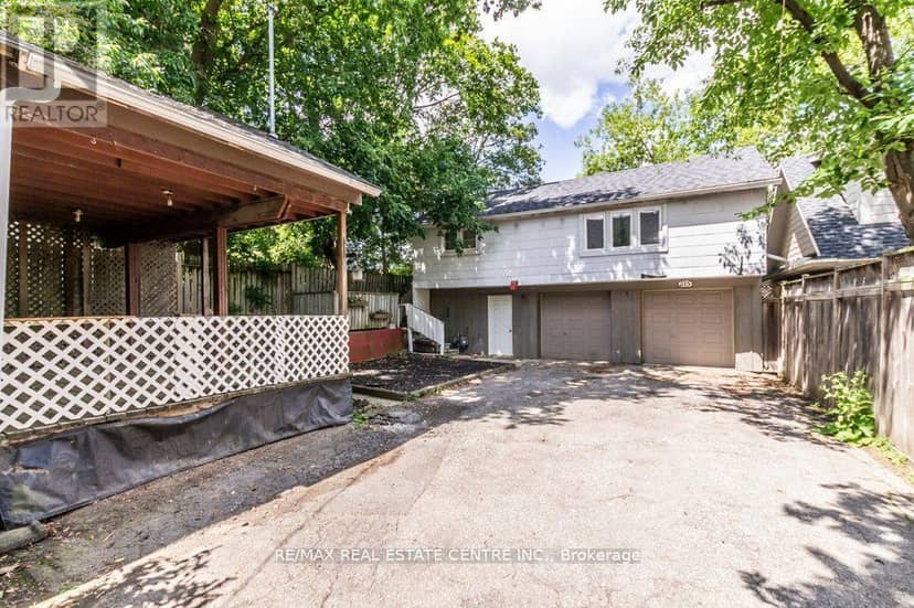215-217 Queen Street — photo 33 of 40