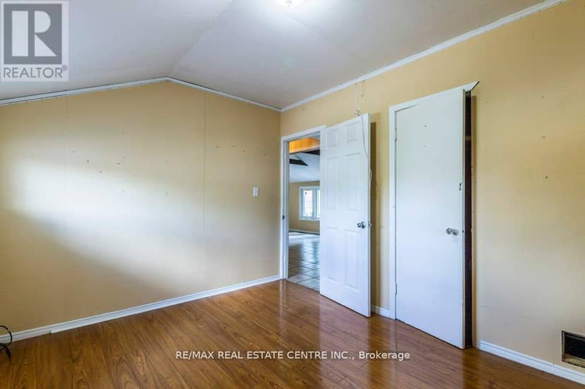 215-217 Queen Street — photo 38 of 40