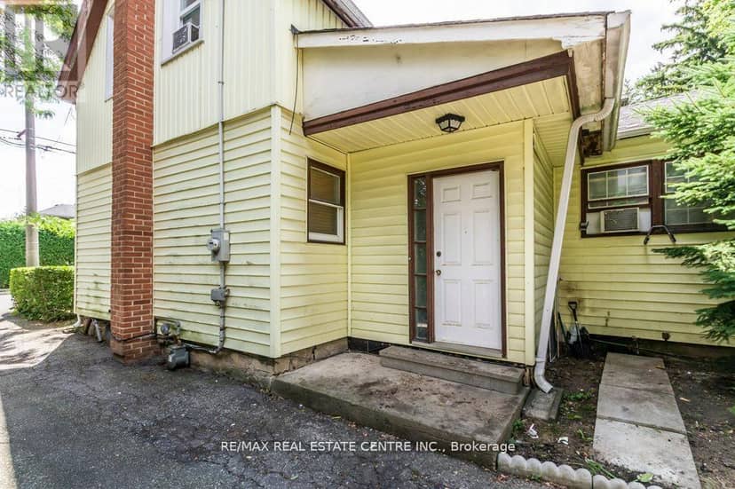 215-217 Queen Street — photo 9 of 40