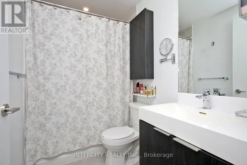 1201 - 3100 Keele Street — photo 17 of 38