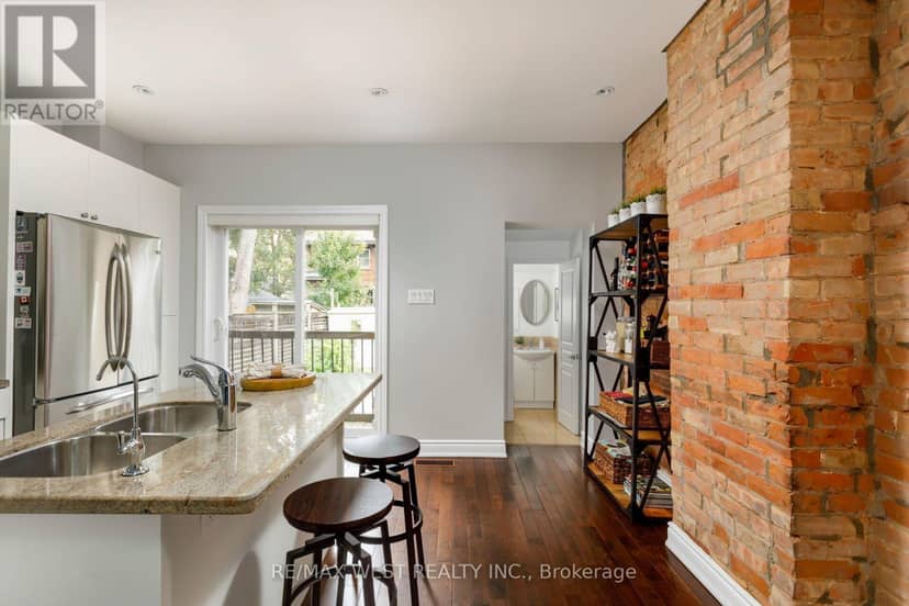 17A Cowan Avenue — photo 13 of 31