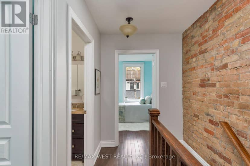 17A Cowan Avenue — photo 26 of 31