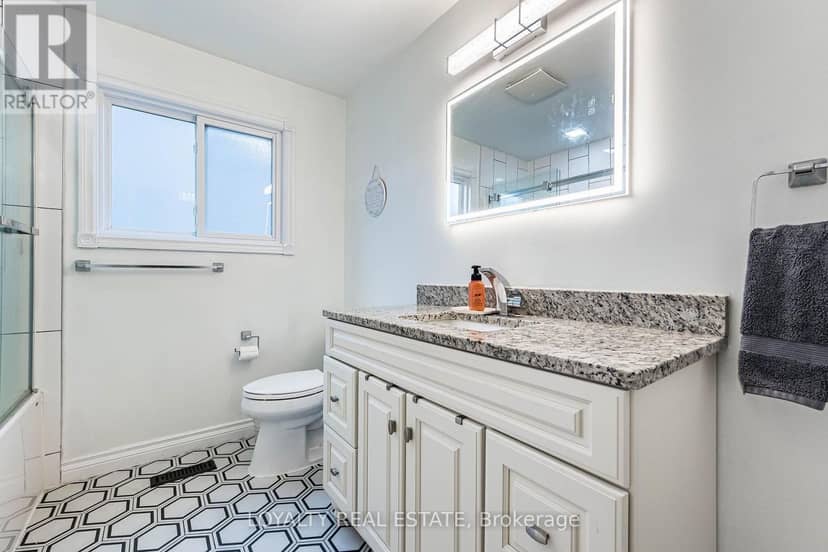 52 Newcastle Crescent — photo 22 of 26