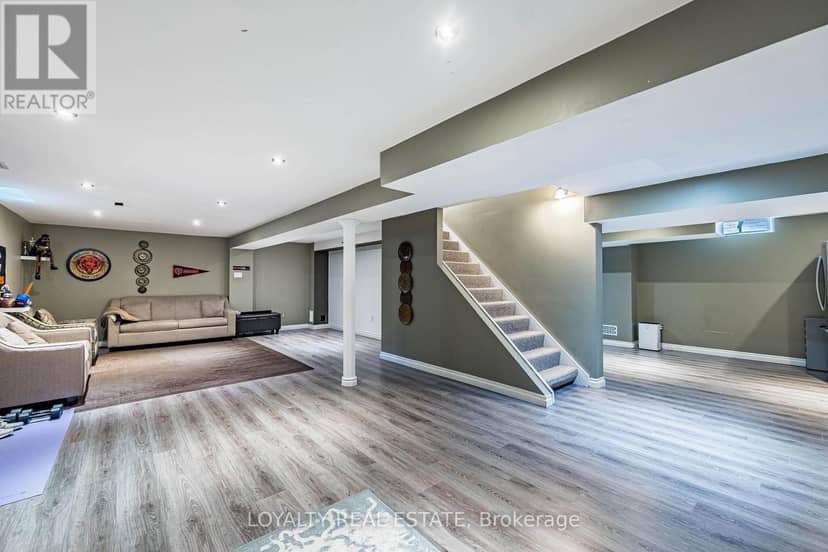 52 Newcastle Crescent — photo 24 of 26