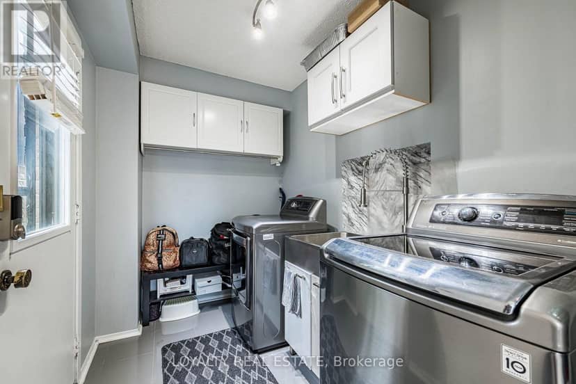52 Newcastle Crescent — photo 25 of 26
