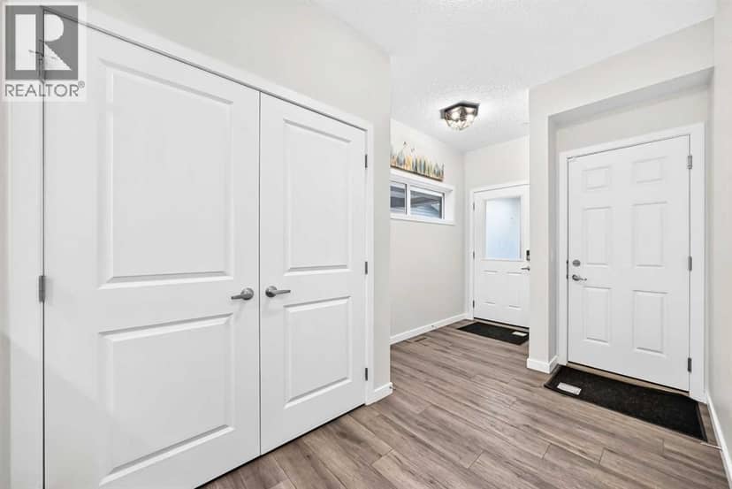 46 Lucas Heights NW, Calgary, photo 2