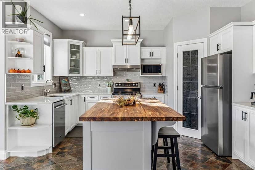 209 Westcreek Drive, Chestermere, photo 3