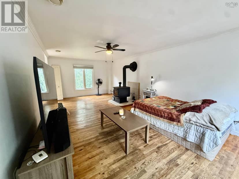4865 Highway 2, Wellington, photo 7