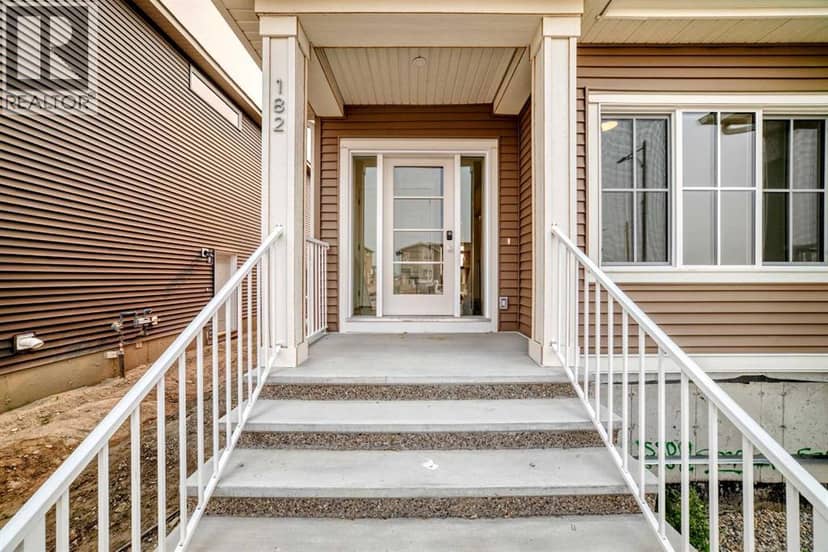 182 Lanark Gate SE, Airdrie, photo 2
