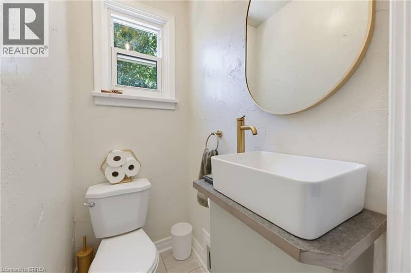 38 ADMIRAL Road — photo 12 of 27