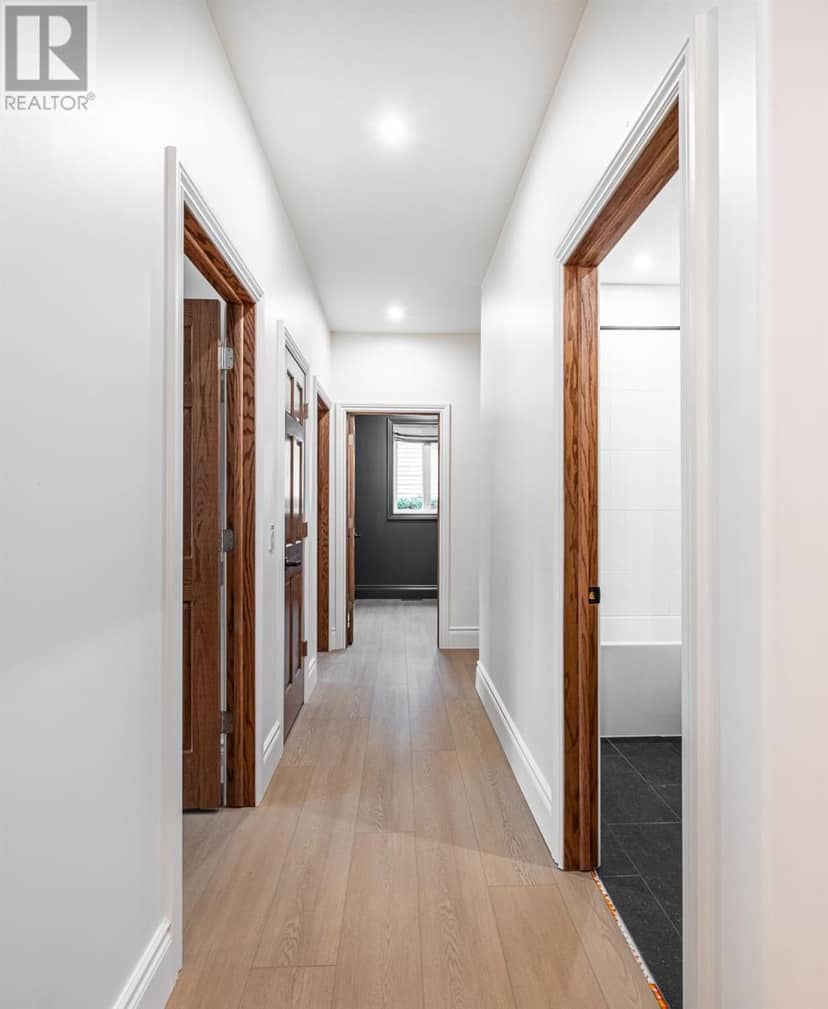 126 Queensgate BLVD — photo 17 of 40