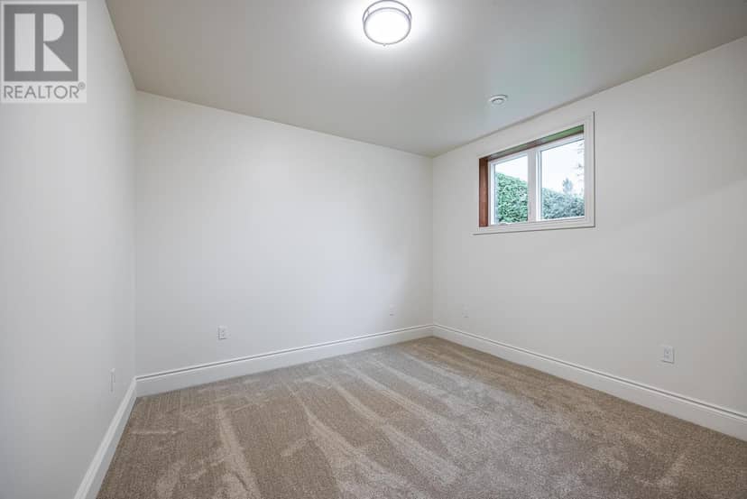 126 Queensgate BLVD — photo 39 of 40