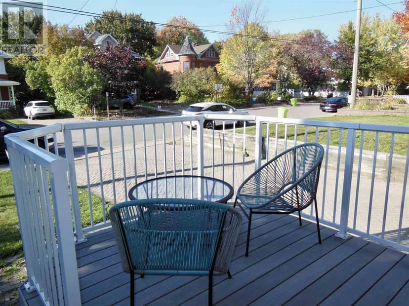 130 McGregor AVE — photo 3 of 37