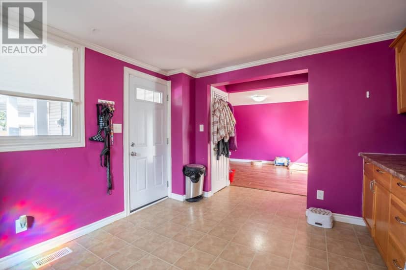 332 Bruce ST — photo 7 of 24