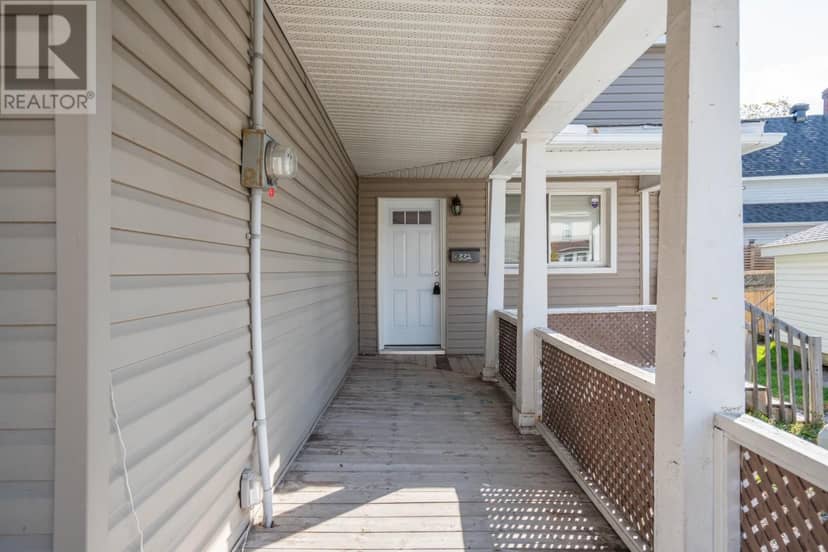 332 Bruce ST — photo 4 of 24