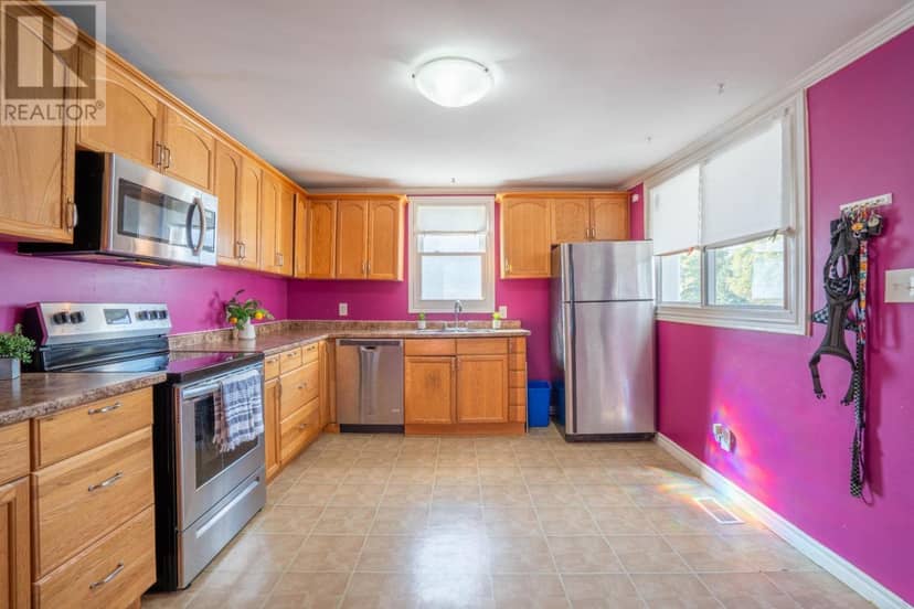 332 Bruce ST — photo 8 of 24