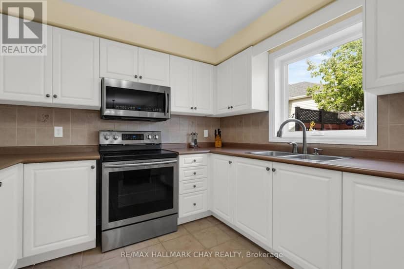 6 Whispering Pine Place, Barrie, photo 8