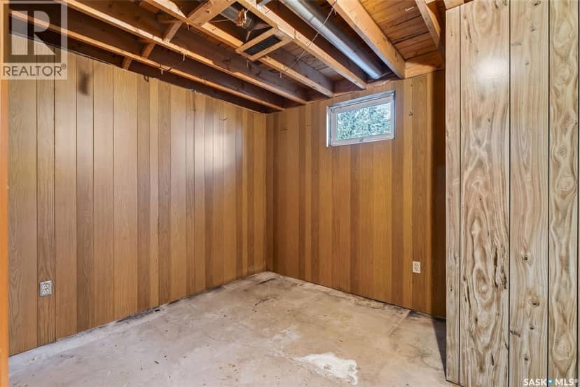214 Burns AVENUE W — photo 25 of 34