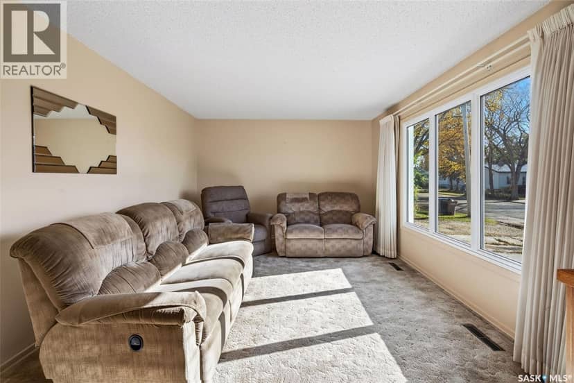 214 Burns AVENUE W, Melfort, photo 4