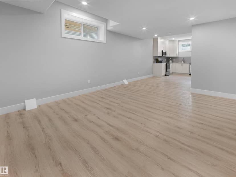 10926 72 AV NW — photo 30 of 40