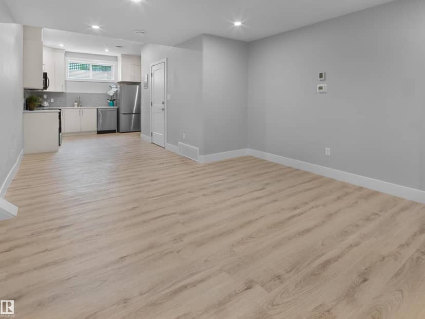 10926 72 AV NW — photo 31 of 40