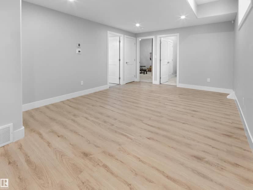 10926 72 AV NW — photo 34 of 40