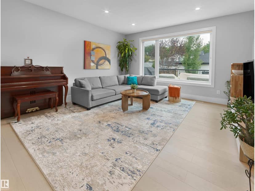 10926 72 AV NW — photo 9 of 40